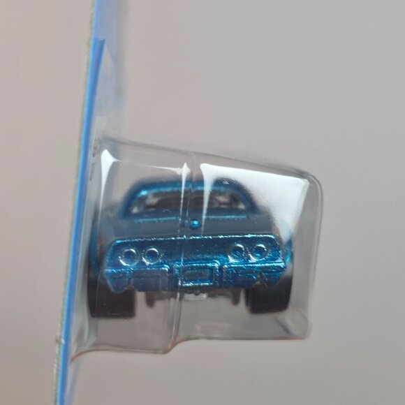 Hot Wheels Ultra Hots 1969 Copo Corvette Die-Cast - Picture 9 of 16